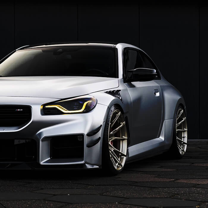 Sportwagen mit Felgen von Wheelforce